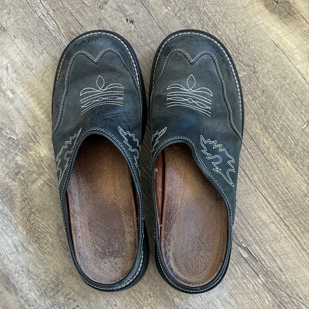 Ariat Black Leather Ankle Booties